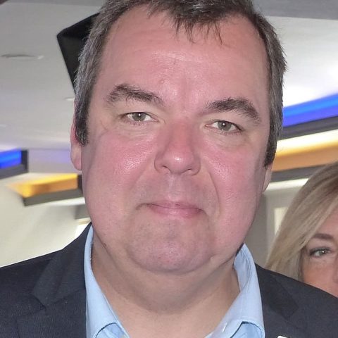 L. Simon László